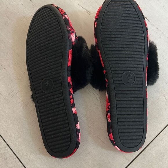 VICTORIAS SECRET Black Floral Slippers NWOT - Picture 4 of 4